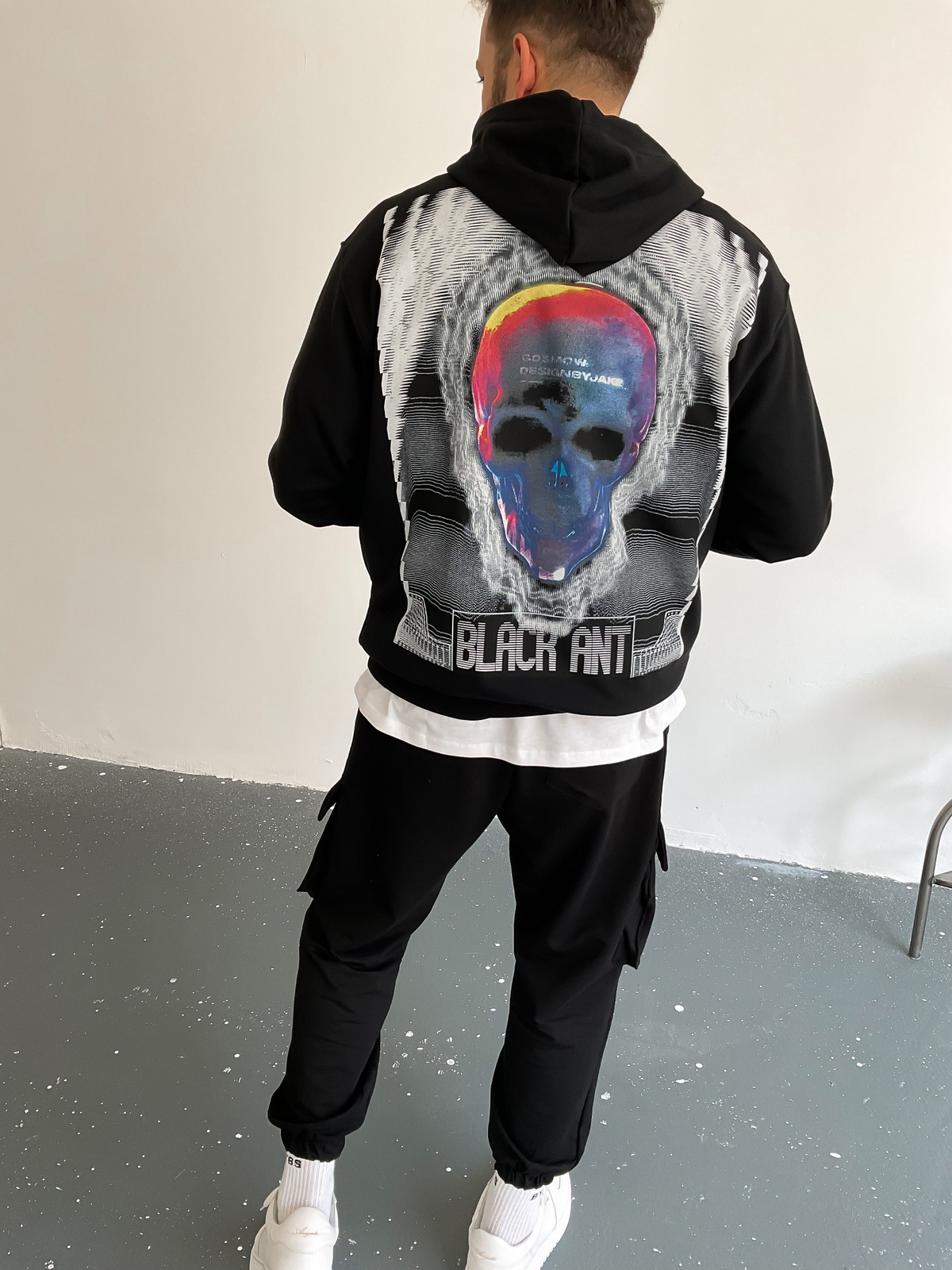 Siyah Cosmow Kapüşonlu Sweat BLA-003
