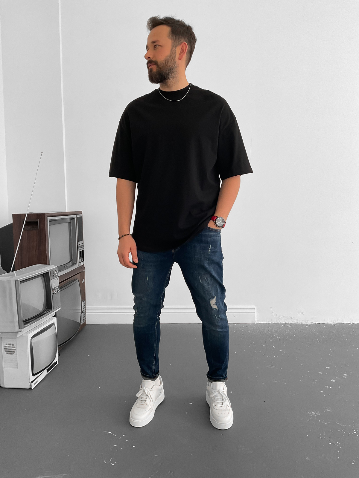 Siyah Oval Kesim Basic T-Shirt BY-1202