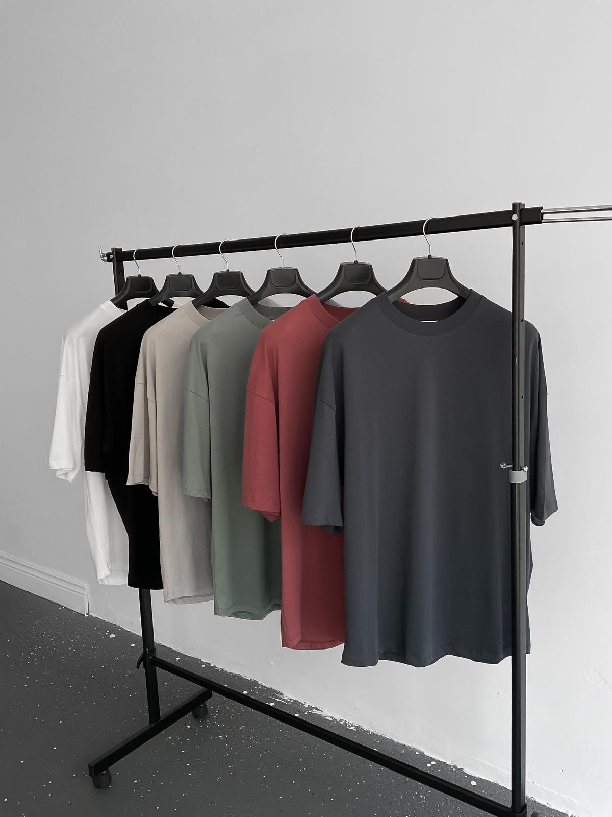 Siyah Oval Kesim Basic T-Shirt BY-1202