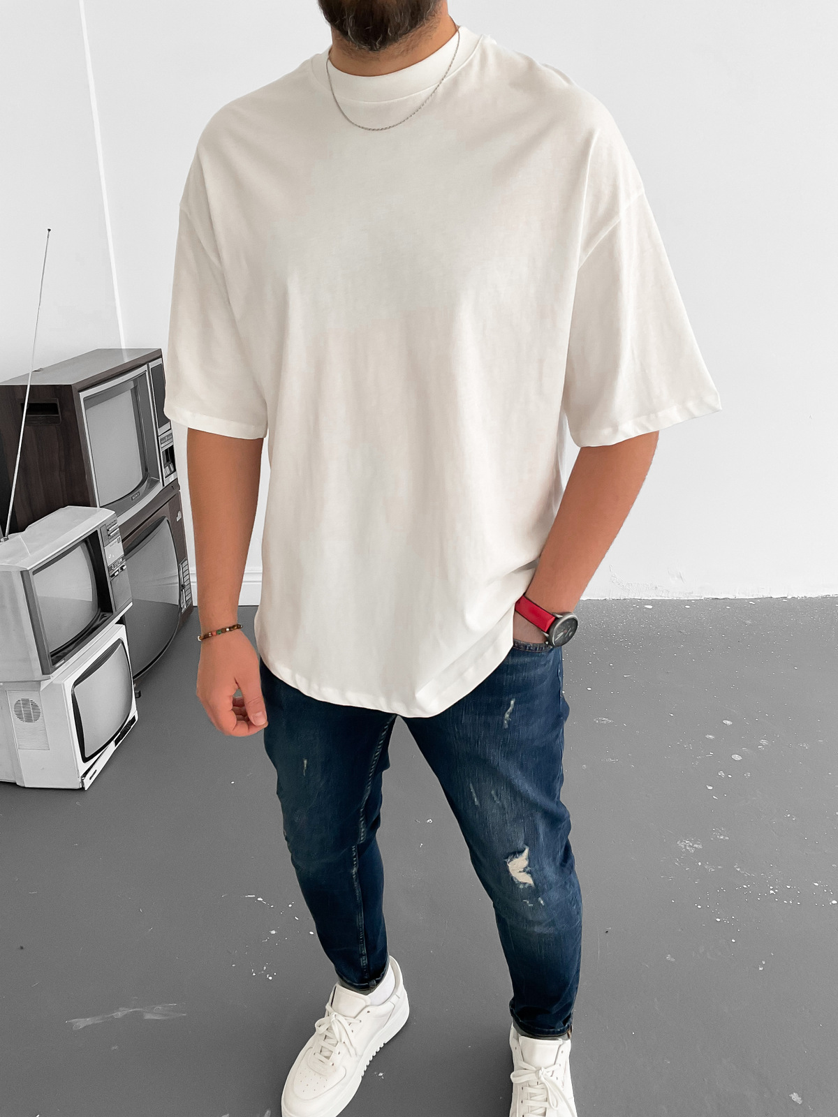 Kırık Beyaz Oval Kesim Basic T-Shirt BY-1202