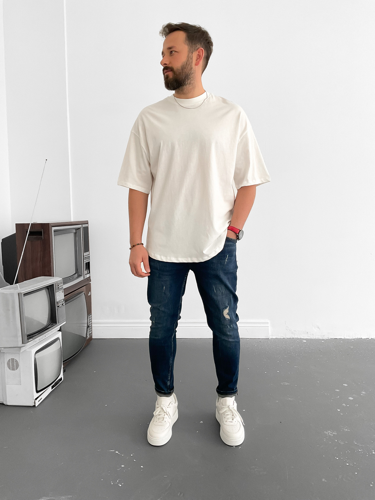 Kırık Beyaz Oval Kesim Basic T-Shirt BY-1202