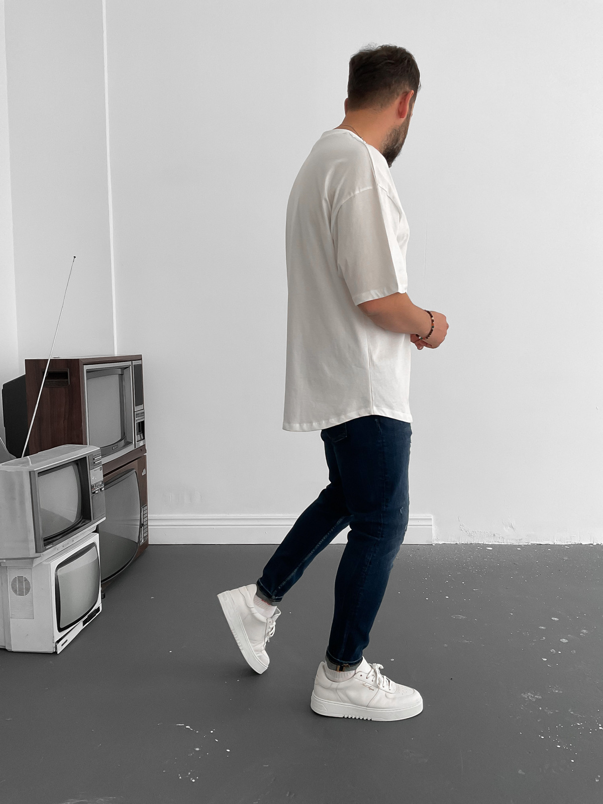Kırık Beyaz Oval Kesim Basic T-Shirt BY-1202