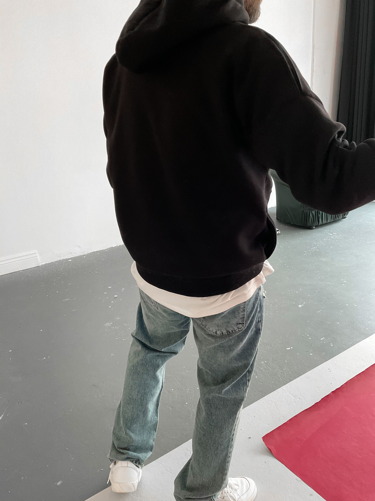 Siyah Şerit Cepli Kapüşonlu Sweat C-329