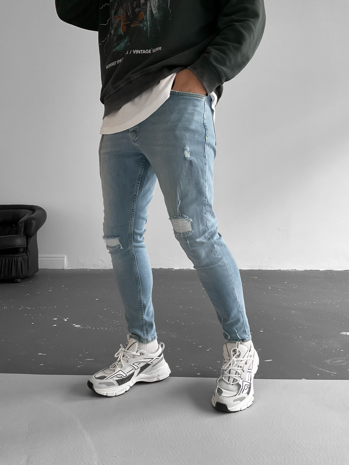 Açık Mavi Zincirli Yırtık Detaylı Slim Fit Pantolon RS-2035