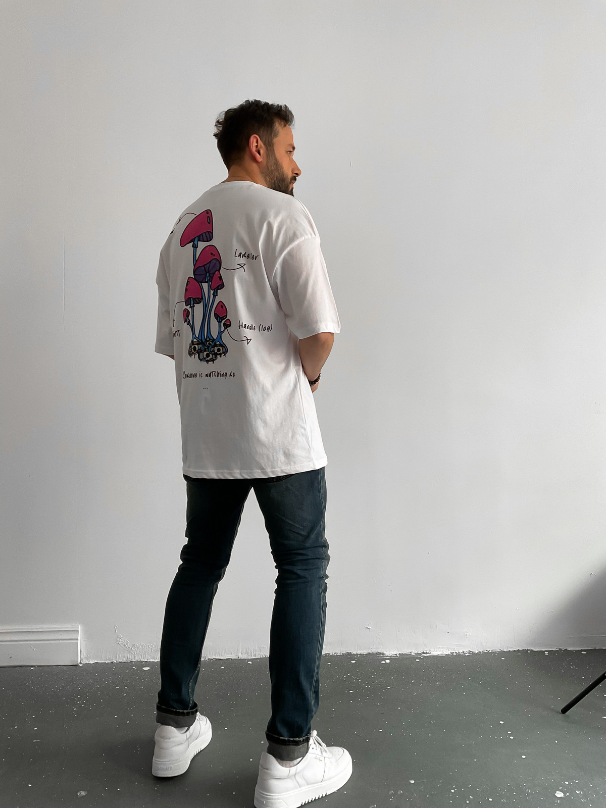 Beyaz Mantar Baskılı T-Shirt B-1041