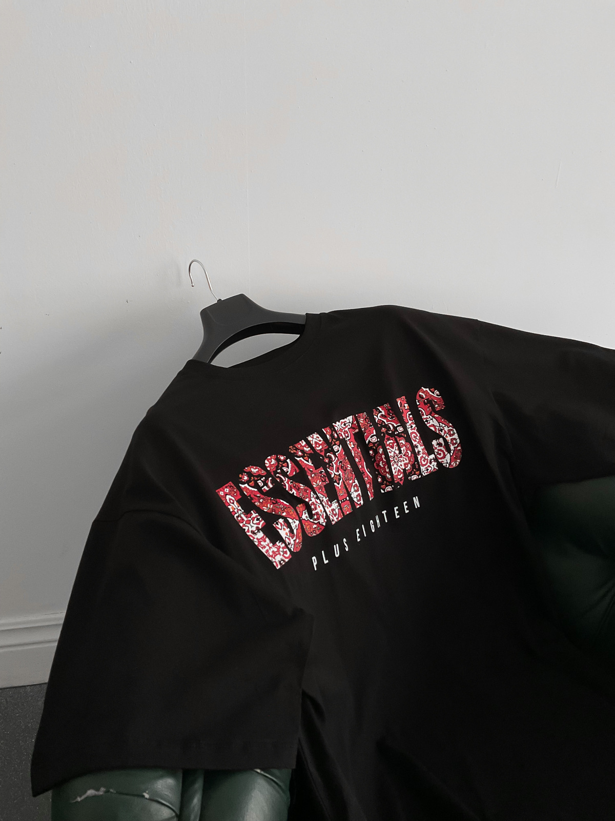 Siyah Essentials Baskılı T-Shirt ET-0003