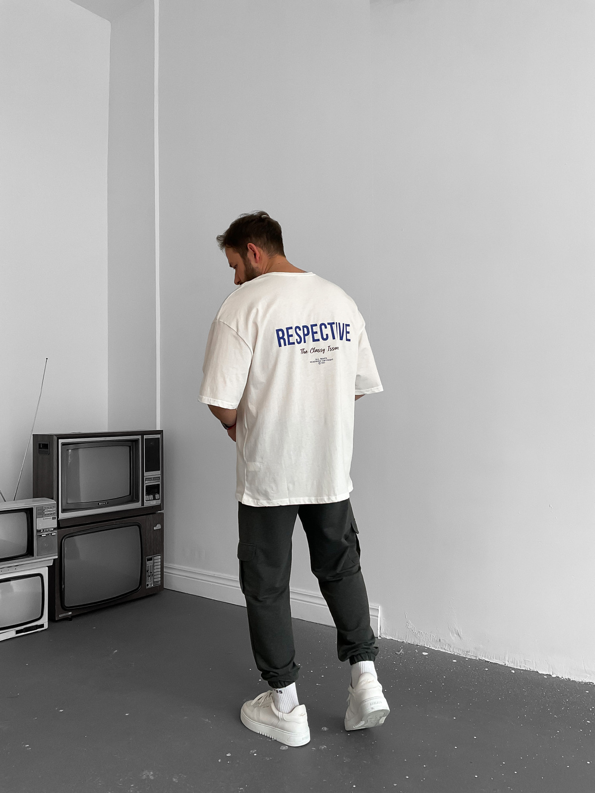 Beyaz Respective Baskılı T-Shirt V-22-119