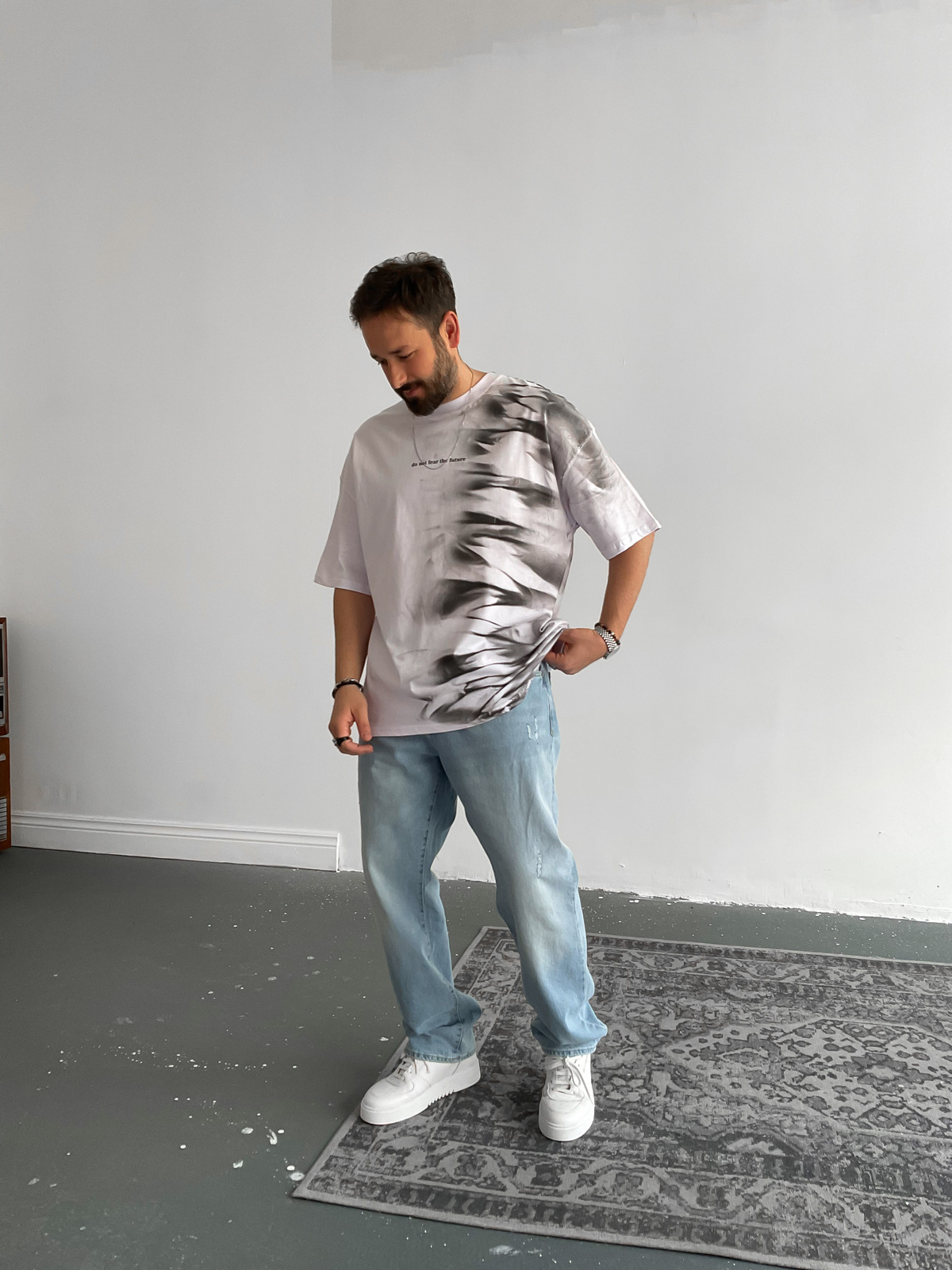 Beyaz Shadow Baskılı T-Shirt M-1578