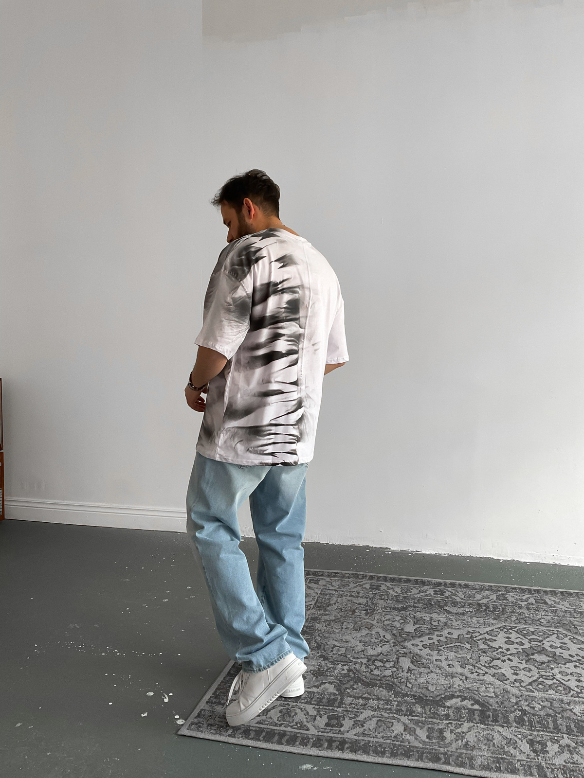 Beyaz Shadow Baskılı T-Shirt M-1578