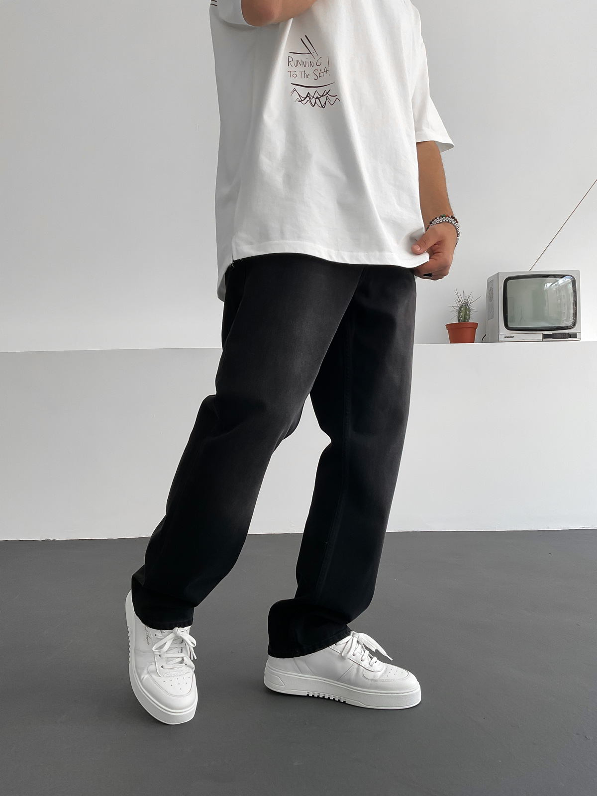 Siyah Boru Paça Eskitme Pantolon D-6606