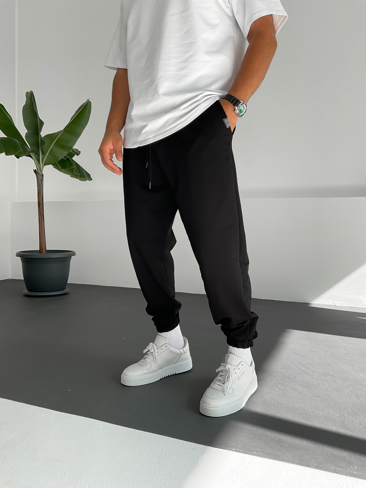 Siyah Paçası Lastikli Basic Eşofman V-22-077