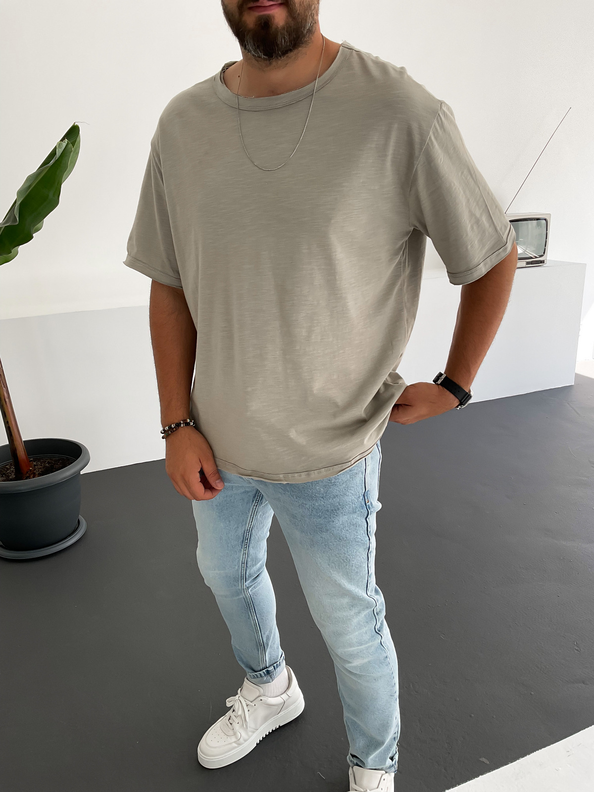 Taş Pis Yaka Basic T-Shirt C-818