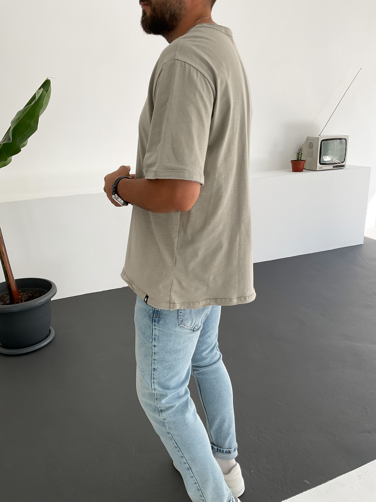Taş Pis Yaka Basic T-Shirt C-818