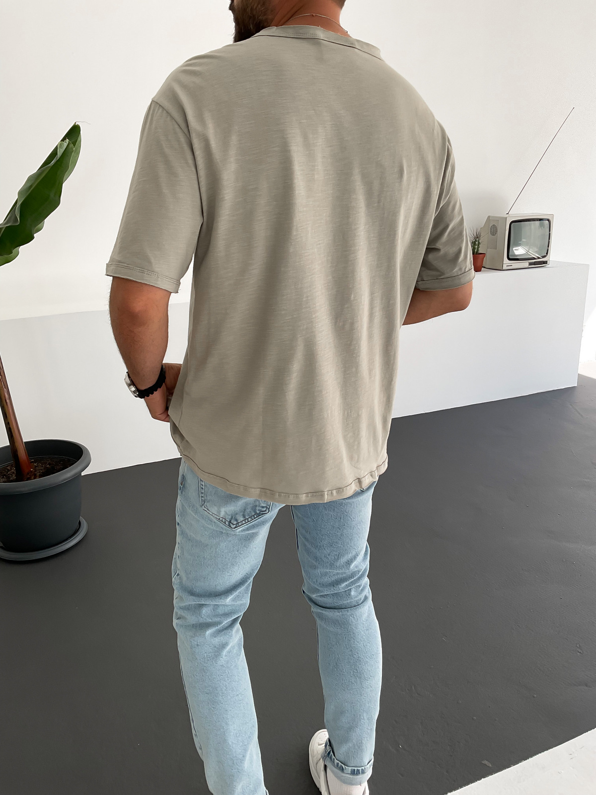 Taş Pis Yaka Basic T-Shirt C-818