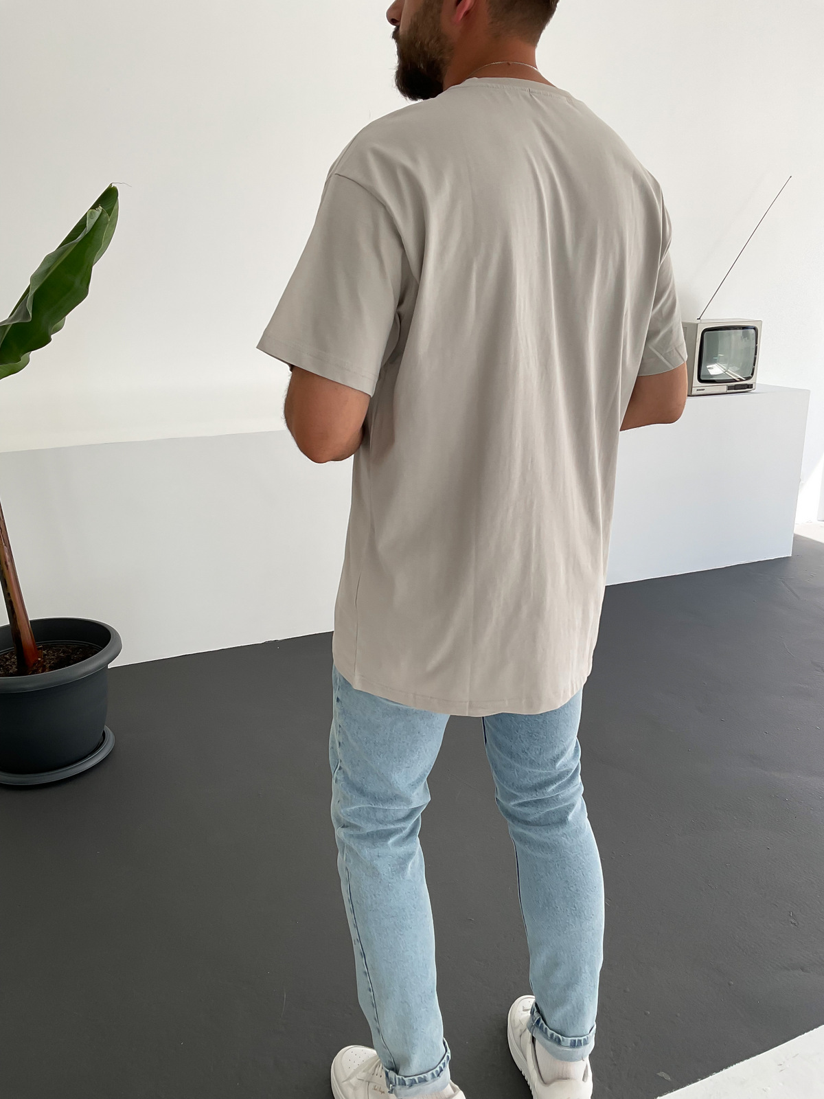 Taş Önü Cepli Basic T-Shirt C-683