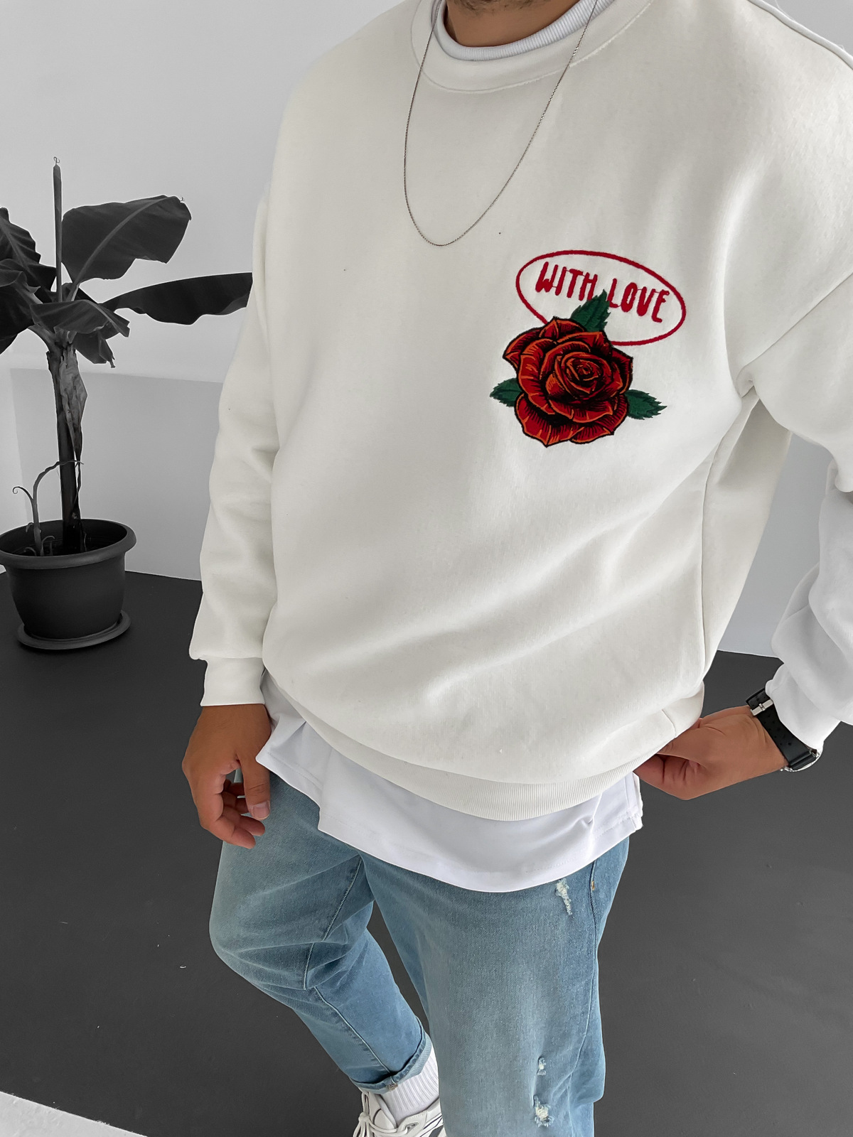 Beyaz Gül Nakışlı Sweat C-452