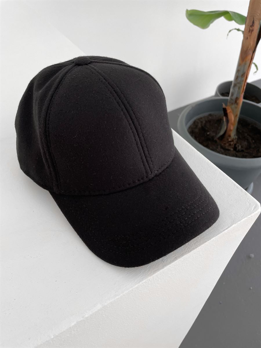 Siyah Kaşe Şapka