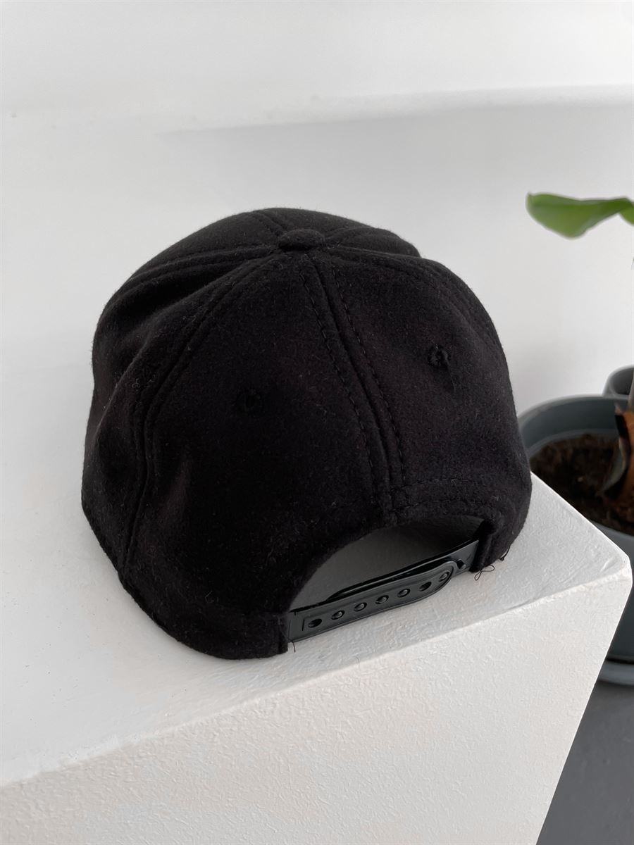 Siyah Kaşe Şapka