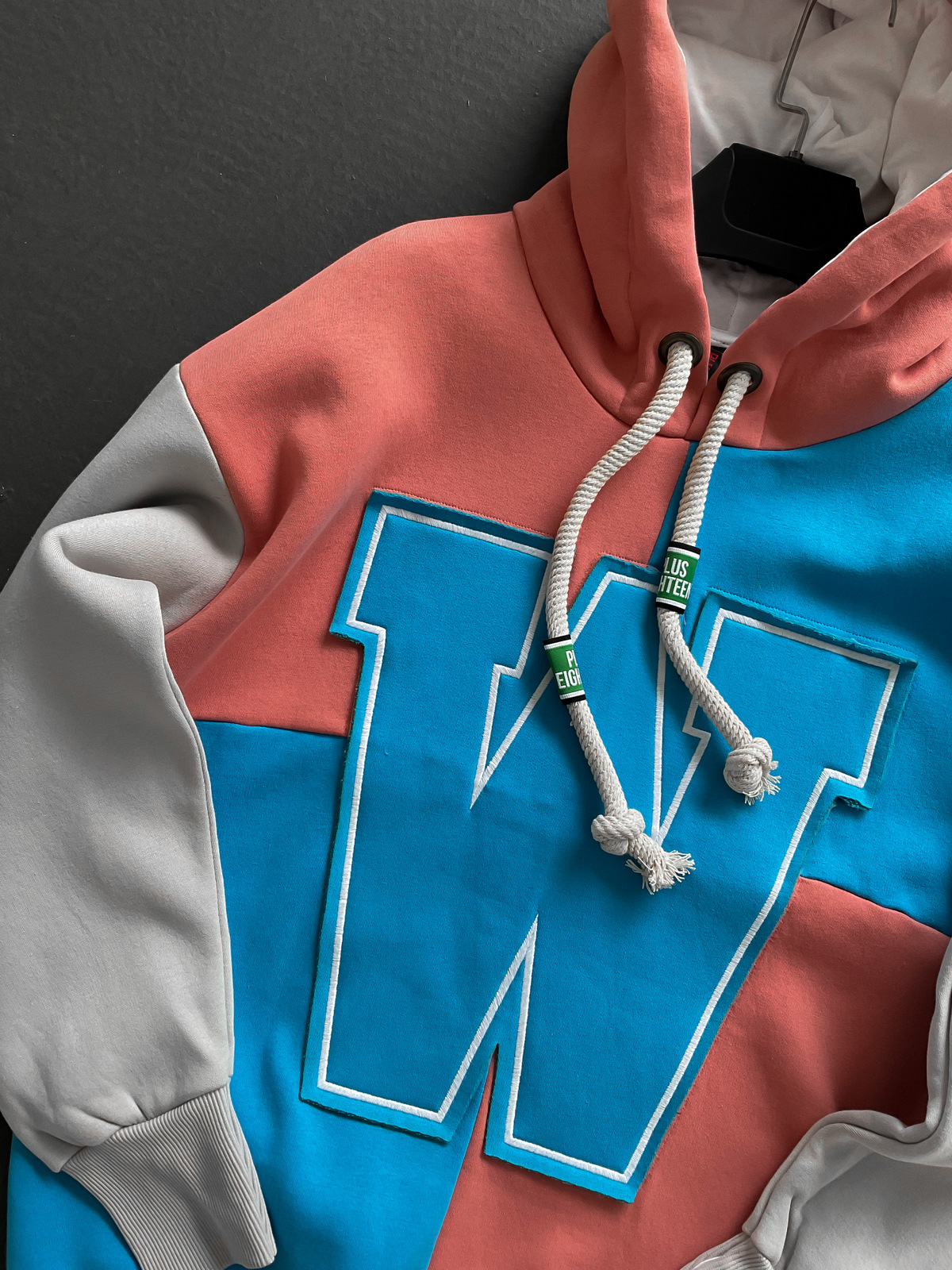 Mavi W Parçalı Kapüşonlu Sweat ET-