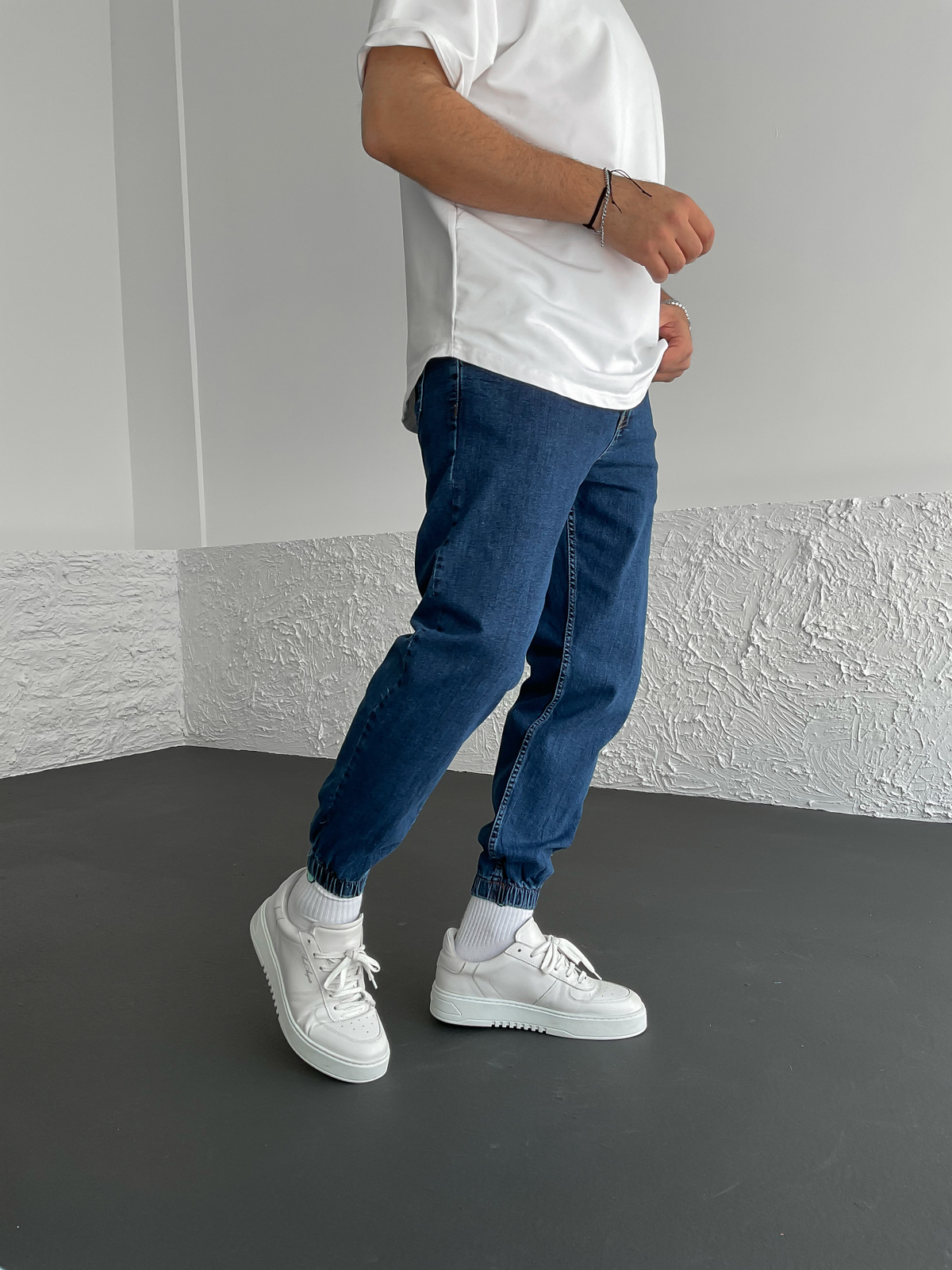 Koyu Mavi Paçası Lastikli Jean WE-1661