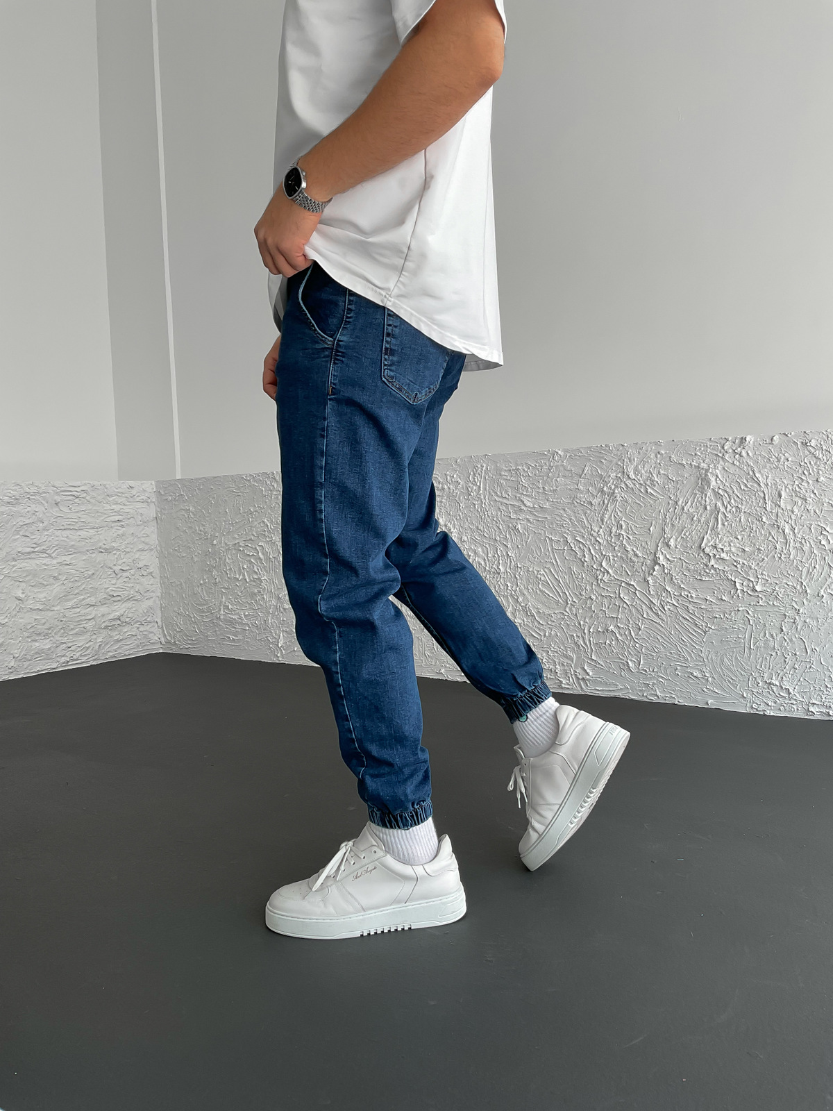 Koyu Mavi Paçası Lastikli Jean WE-1661