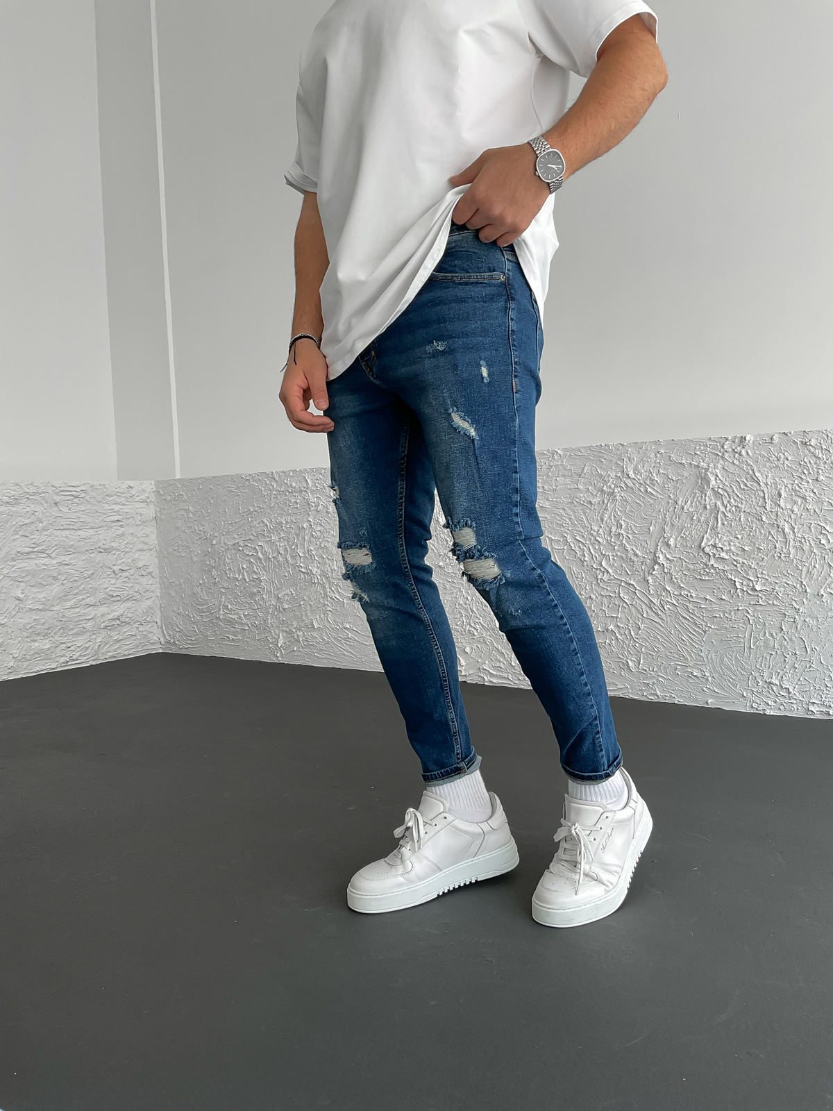 Koyu Mavi Yıkamalı Yırtıklı Slim Fit Pantolon WE-1657