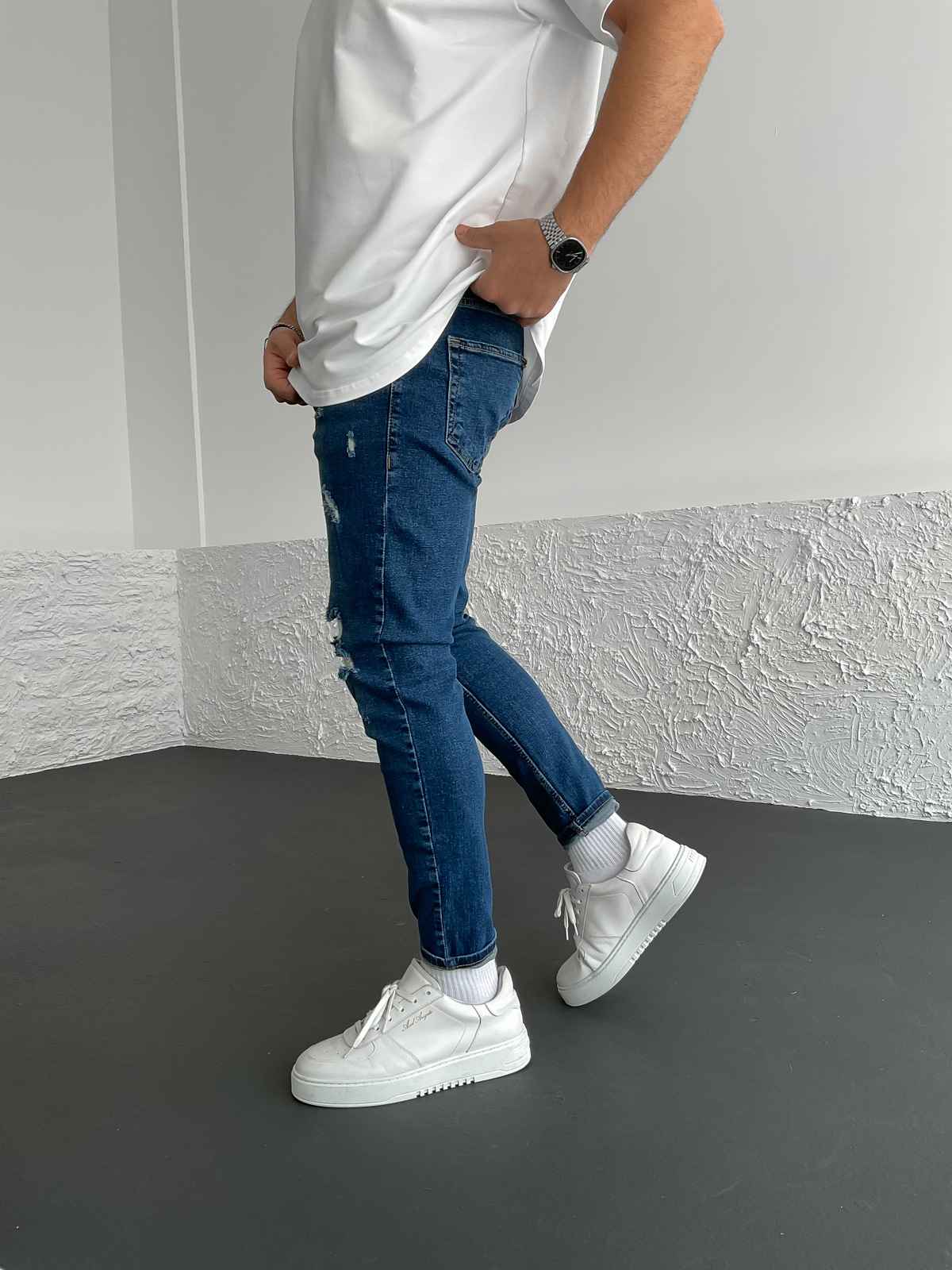 Koyu Mavi Yıkamalı Yırtıklı Slim Fit Pantolon WE-1657