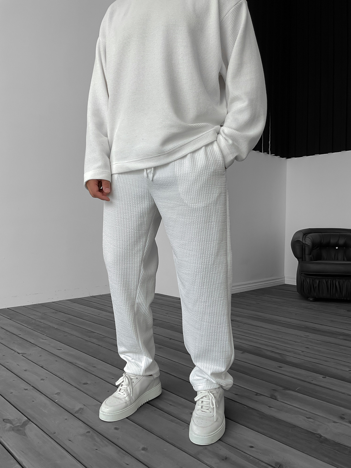 Beyaz Kabartmalı Boru Paça Pantolon KE-5030