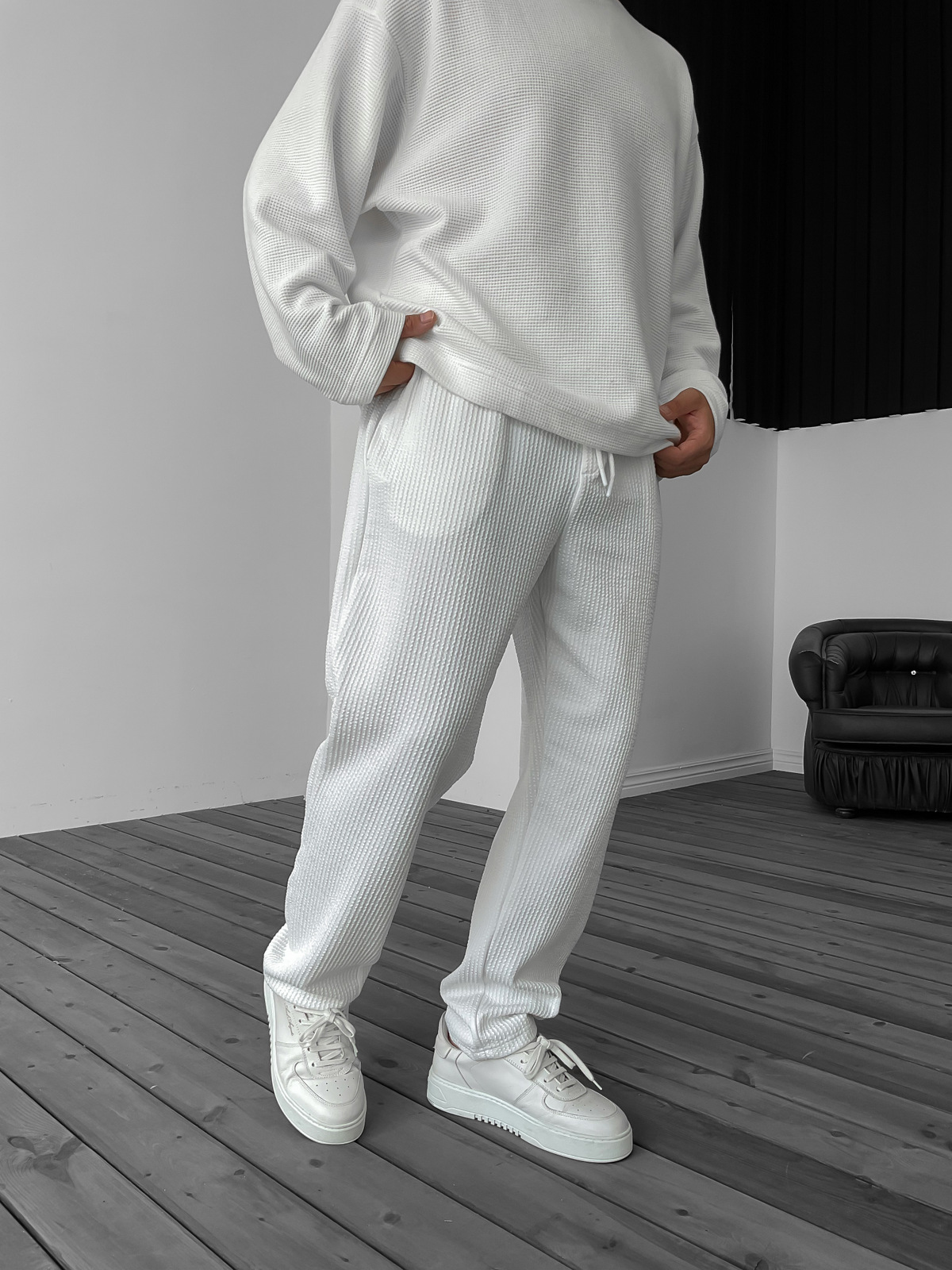 Beyaz Kabartmalı Boru Paça Pantolon KE-5030