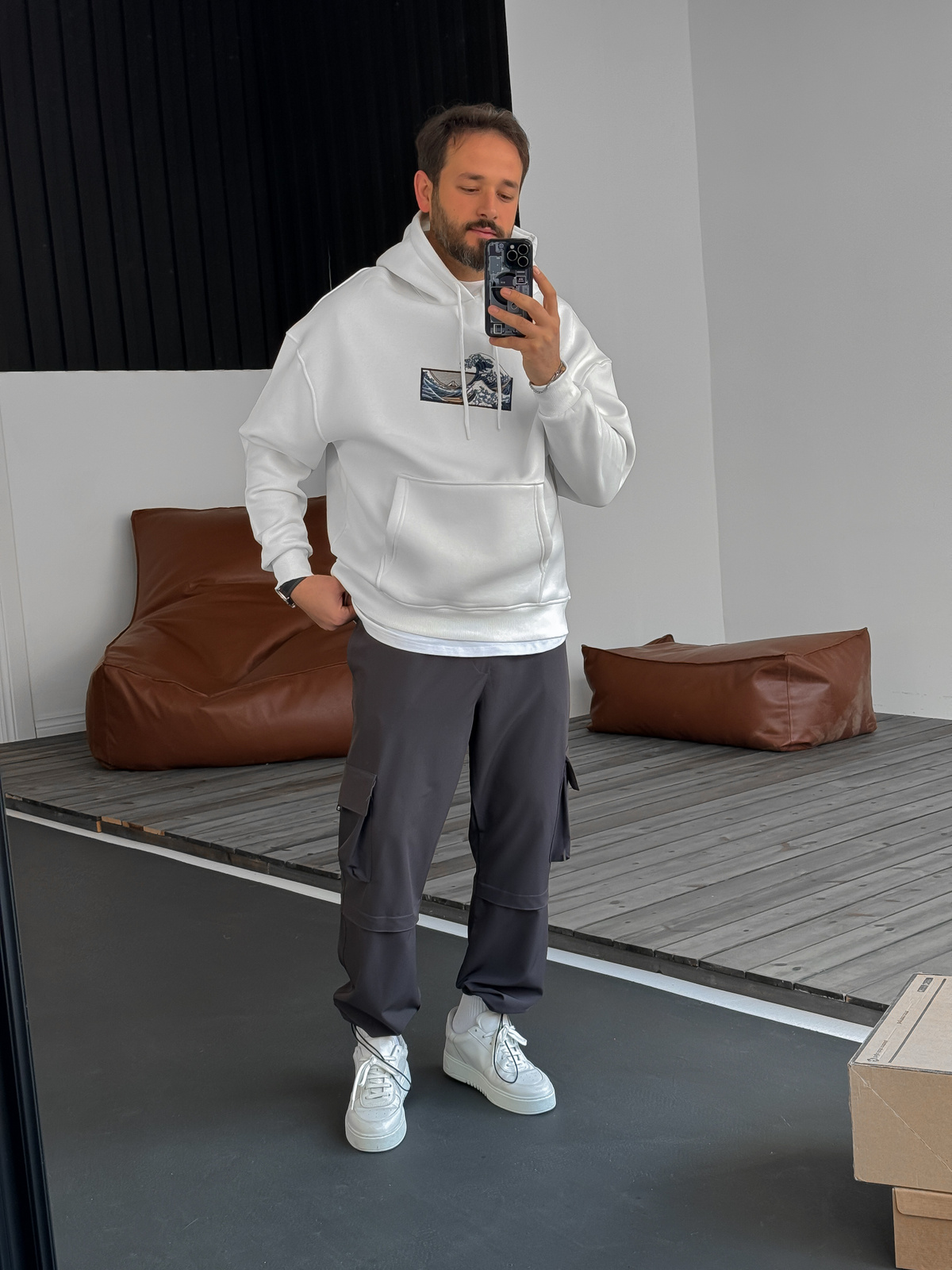 Beyaz Wave Nakışlı Kapüşonlu Sweat B-2238