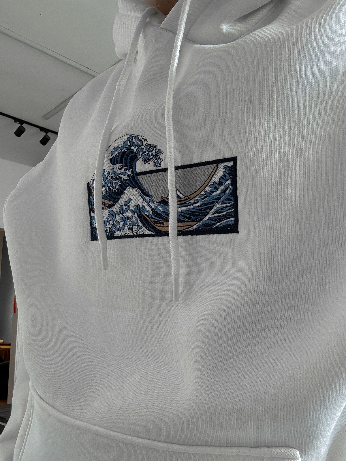 Beyaz Wave Nakışlı Kapüşonlu Sweat B-2238