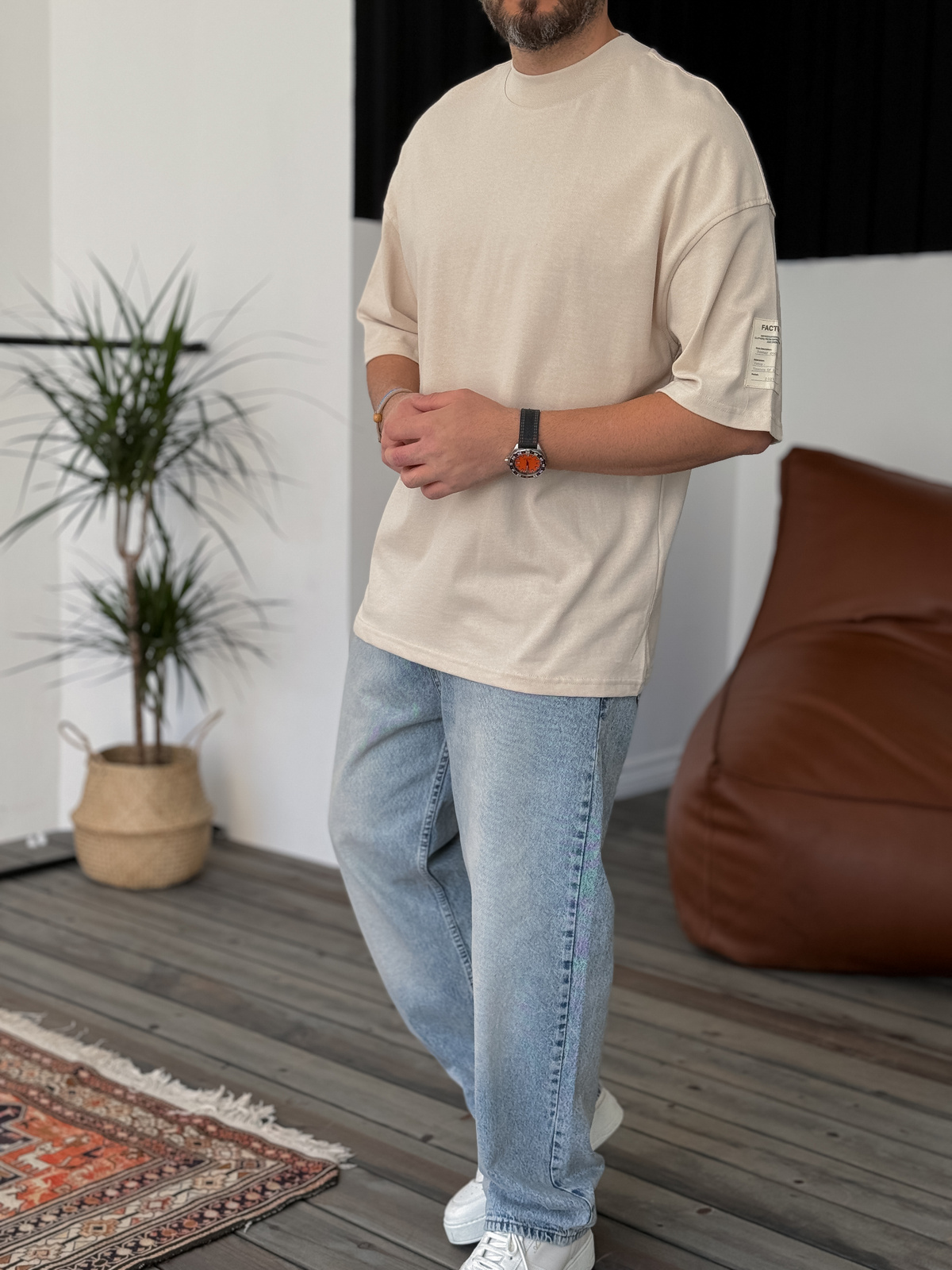 Bej Geniş Yaka Basic T-Shirt V-40-650
