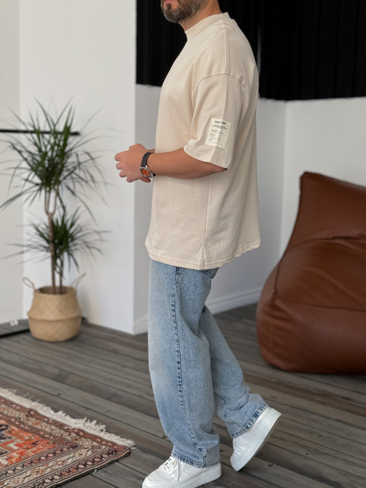 Bej Geniş Yaka Basic T-Shirt V-40-650