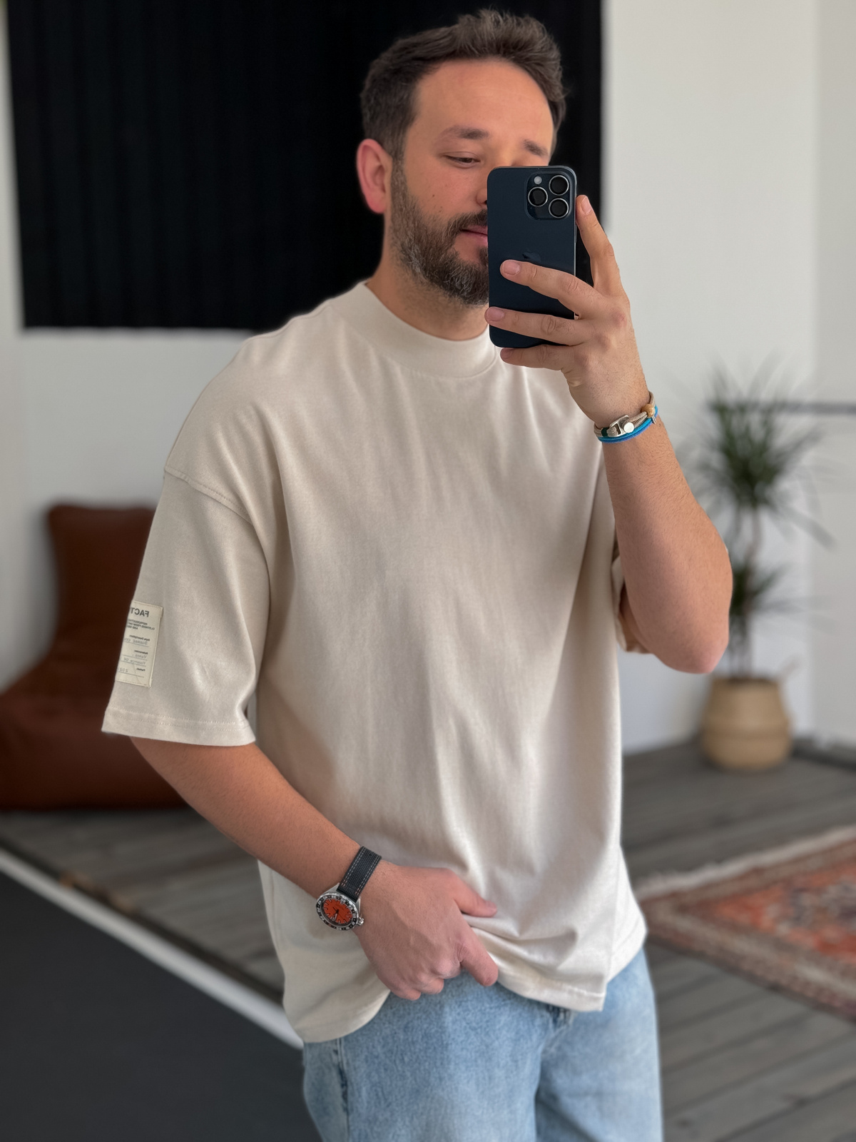 Bej Geniş Yaka Basic T-Shirt V-40-650