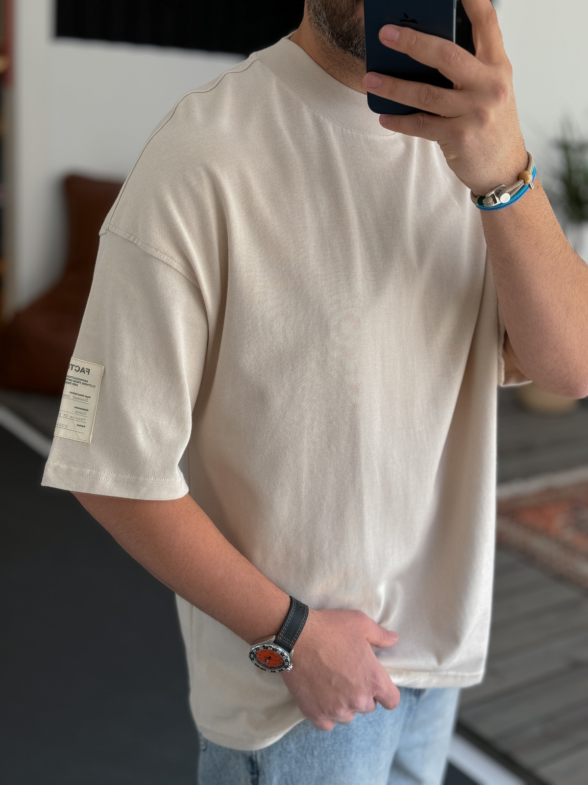 Bej Geniş Yaka Basic T-Shirt V-40-650
