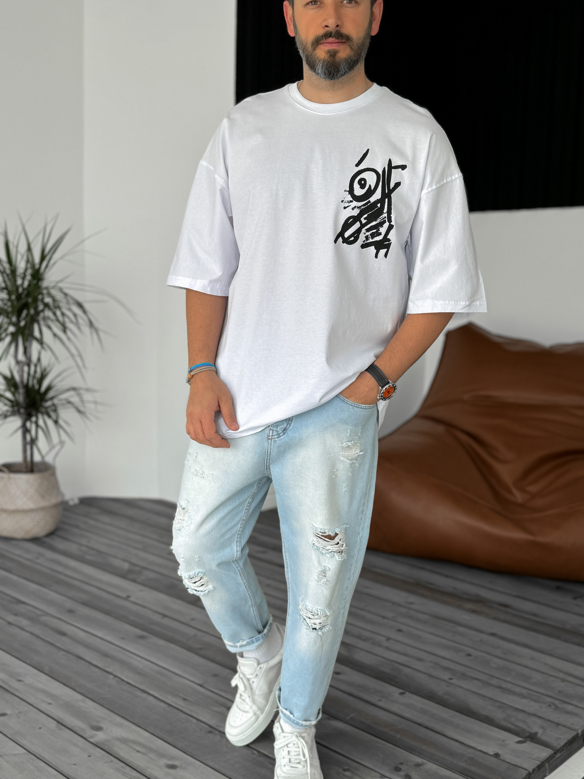 Beyaz Sırt Patchli Oversize T-Shirt B-1096
