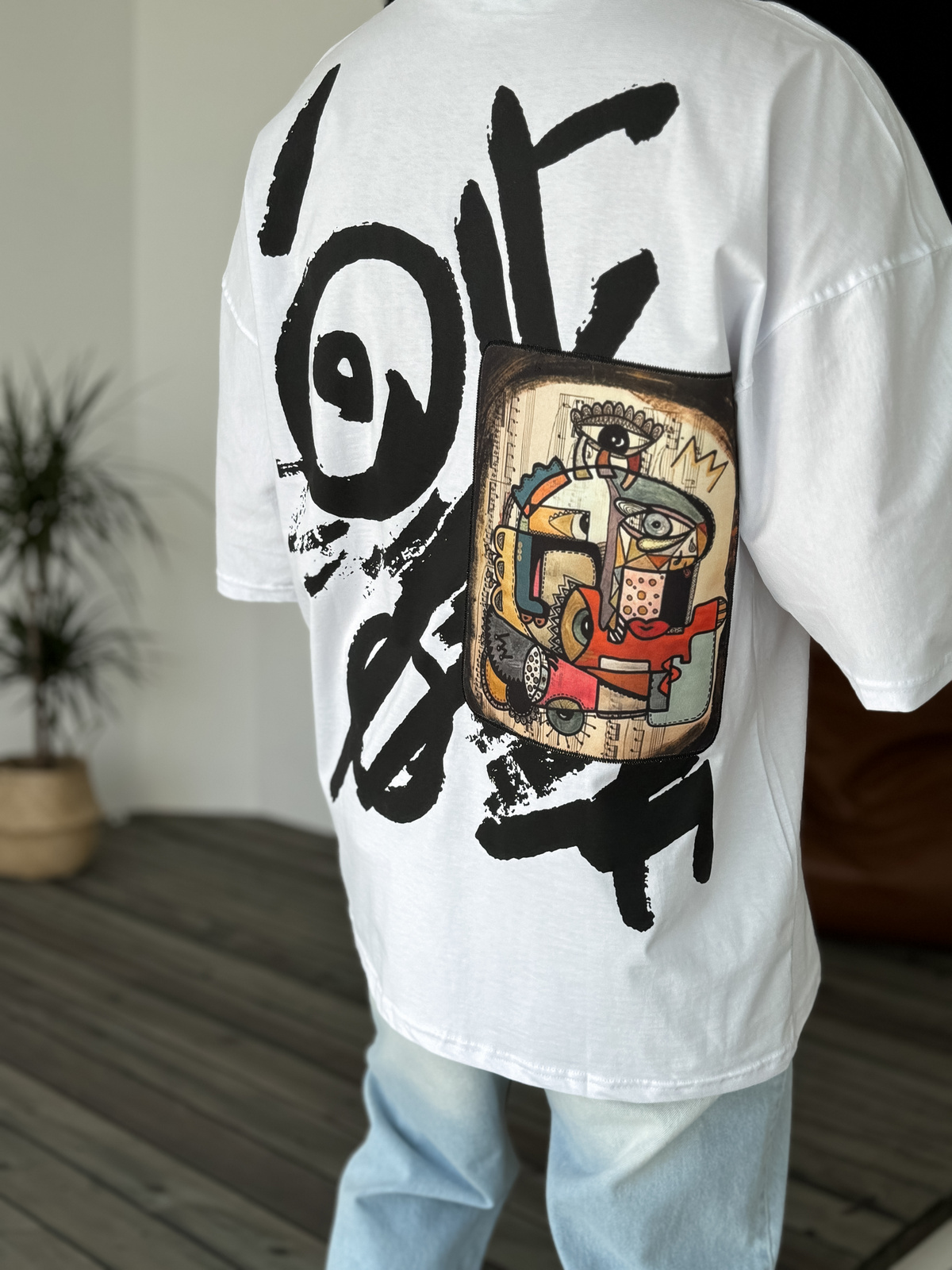 Beyaz Sırt Patchli Oversize T-Shirt B-1096