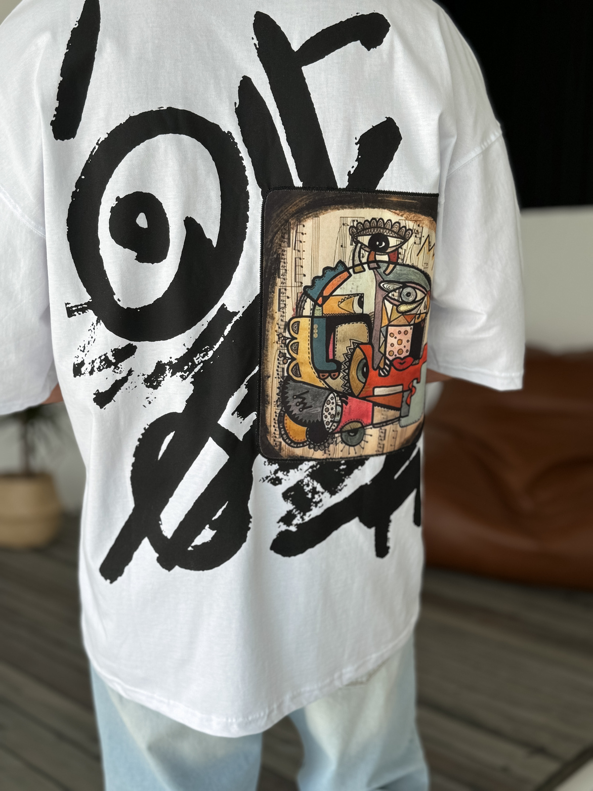 Beyaz Sırt Patchli Oversize T-Shirt B-1096