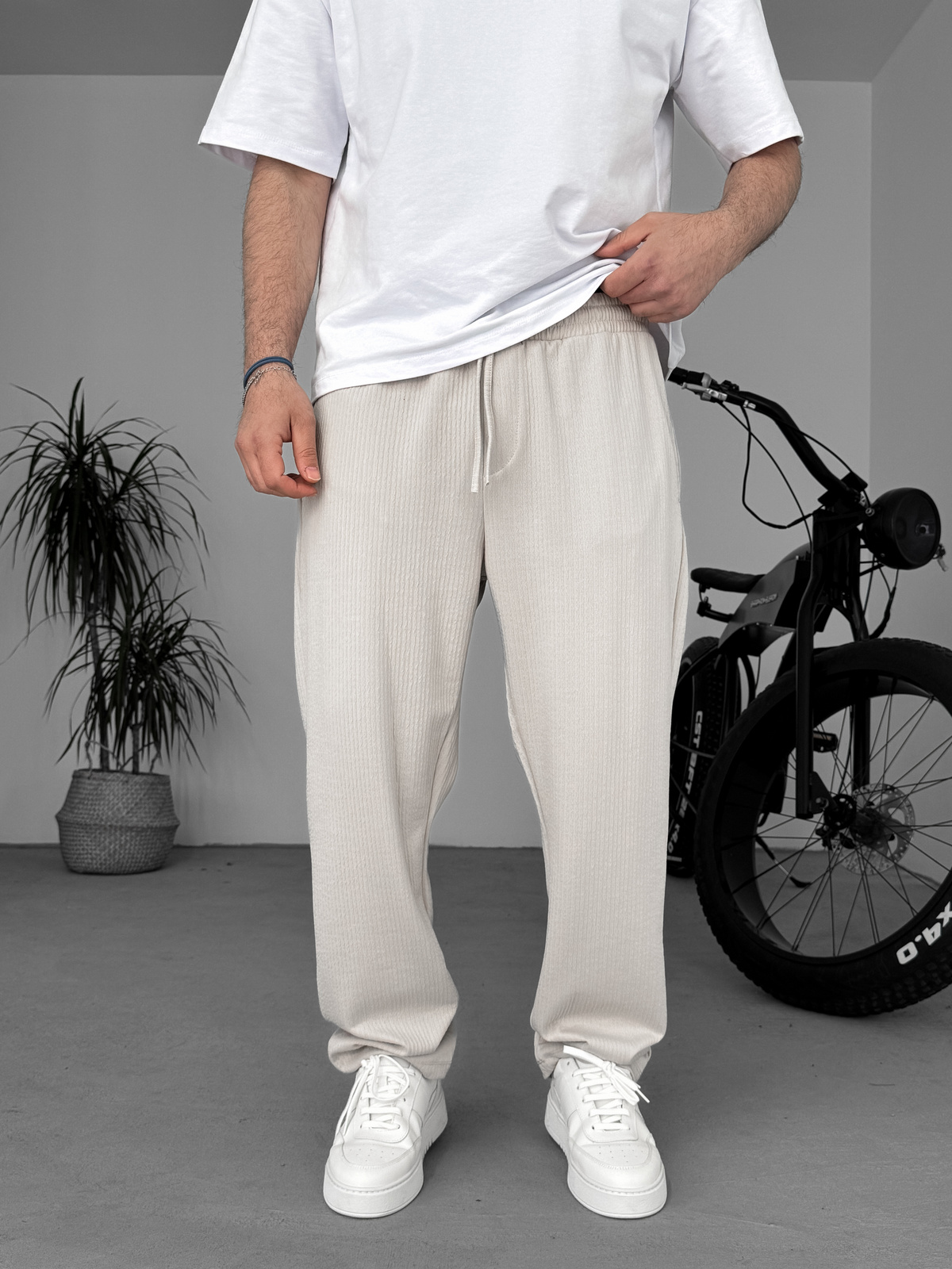 Bej Kabartmalı Boru Paça Pantolon KE-5030