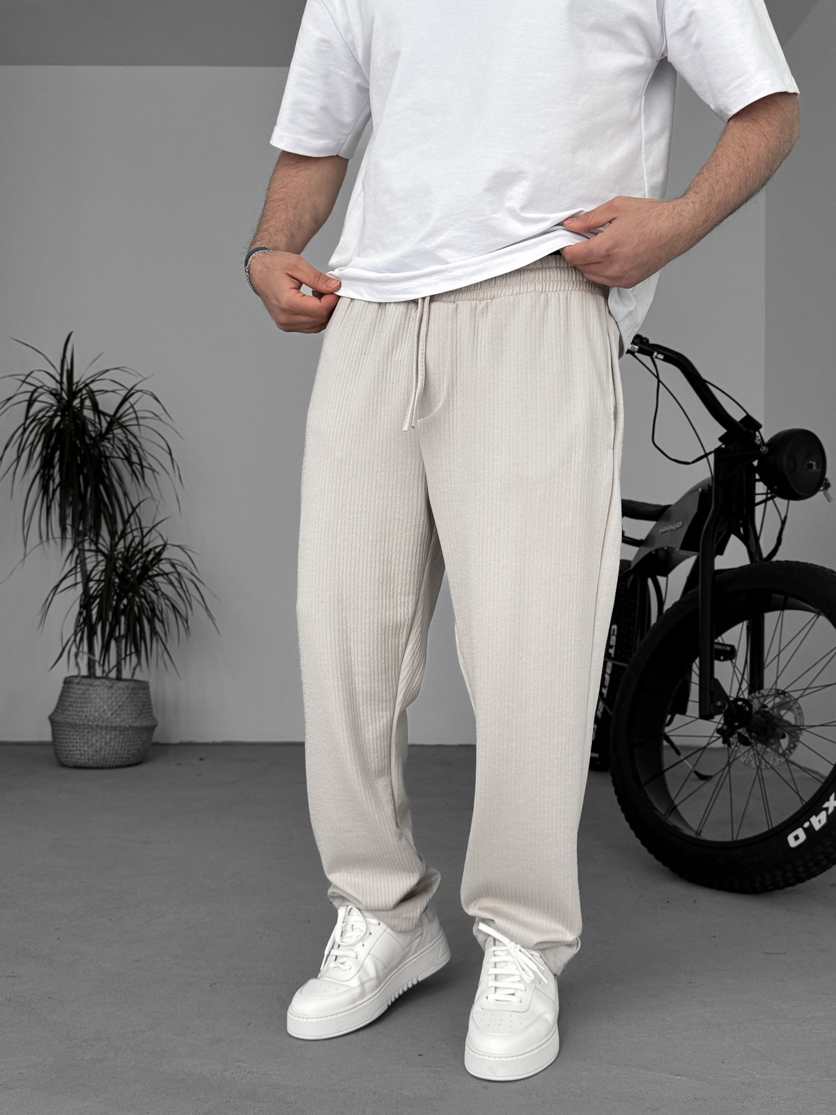 Bej Kabartmalı Boru Paça Pantolon KE-5030