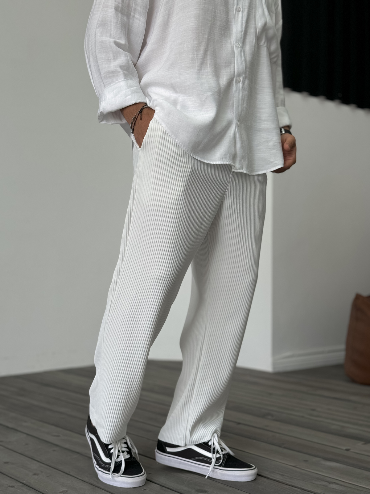 Beyaz Kesik Paça Fitilli Pantolon VA-24056