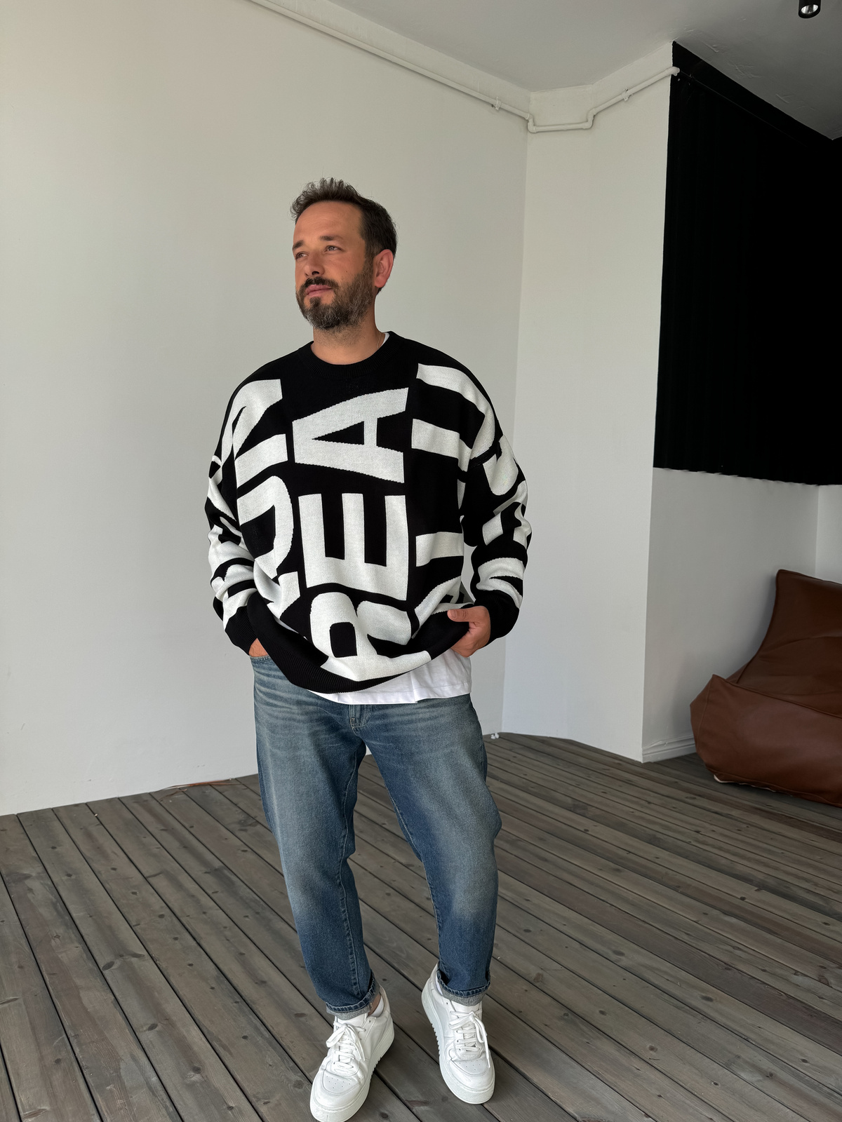 Siyah Letter İşlemeli Örme Sweatshirt JJ-103