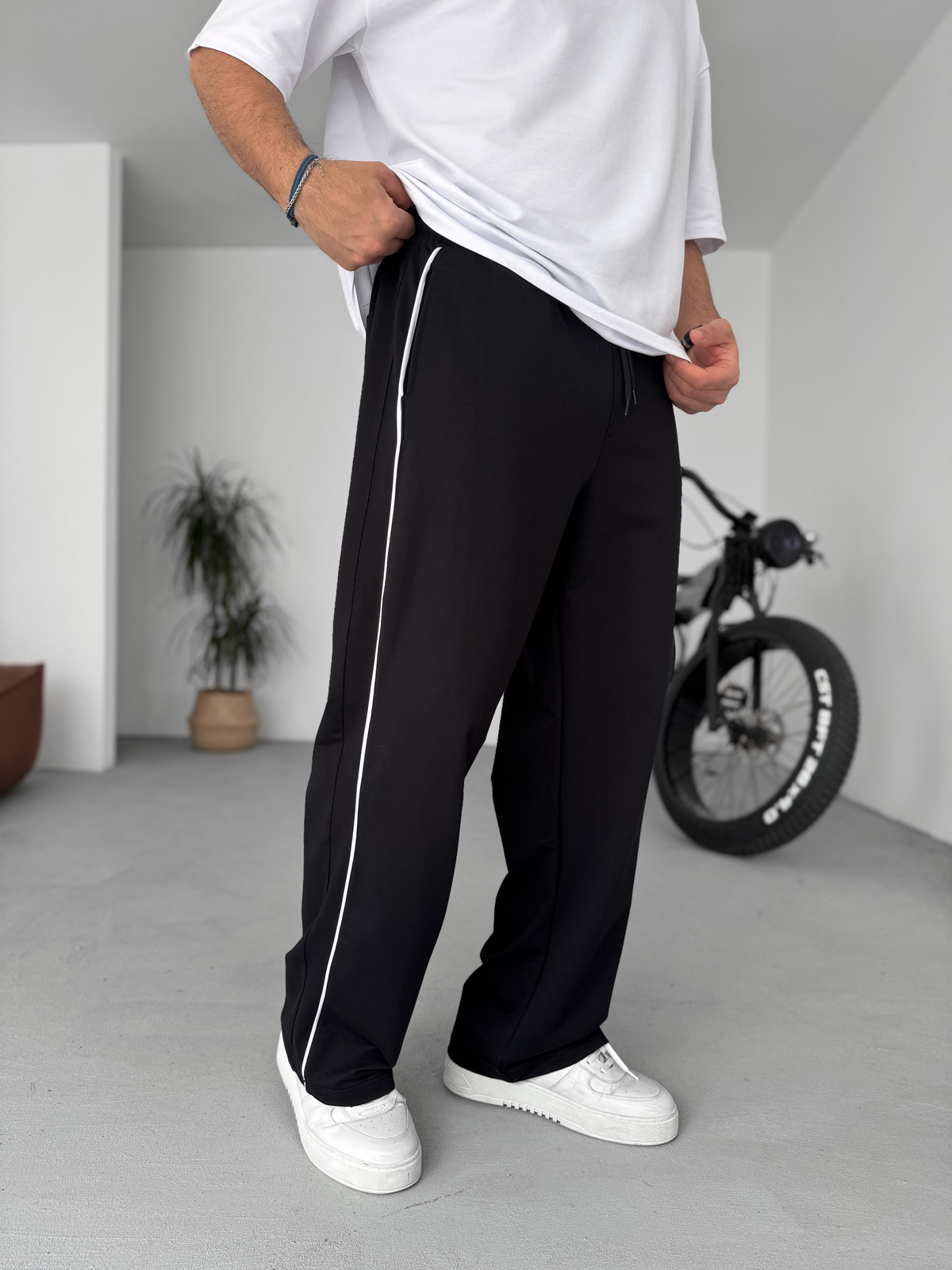 Siyah Authentic Nakışlı Boru Paça Eşofman PM-009
