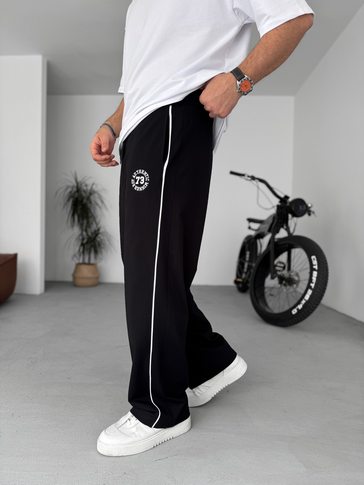 Siyah Authentic Nakışlı Boru Paça Eşofman PM-009
