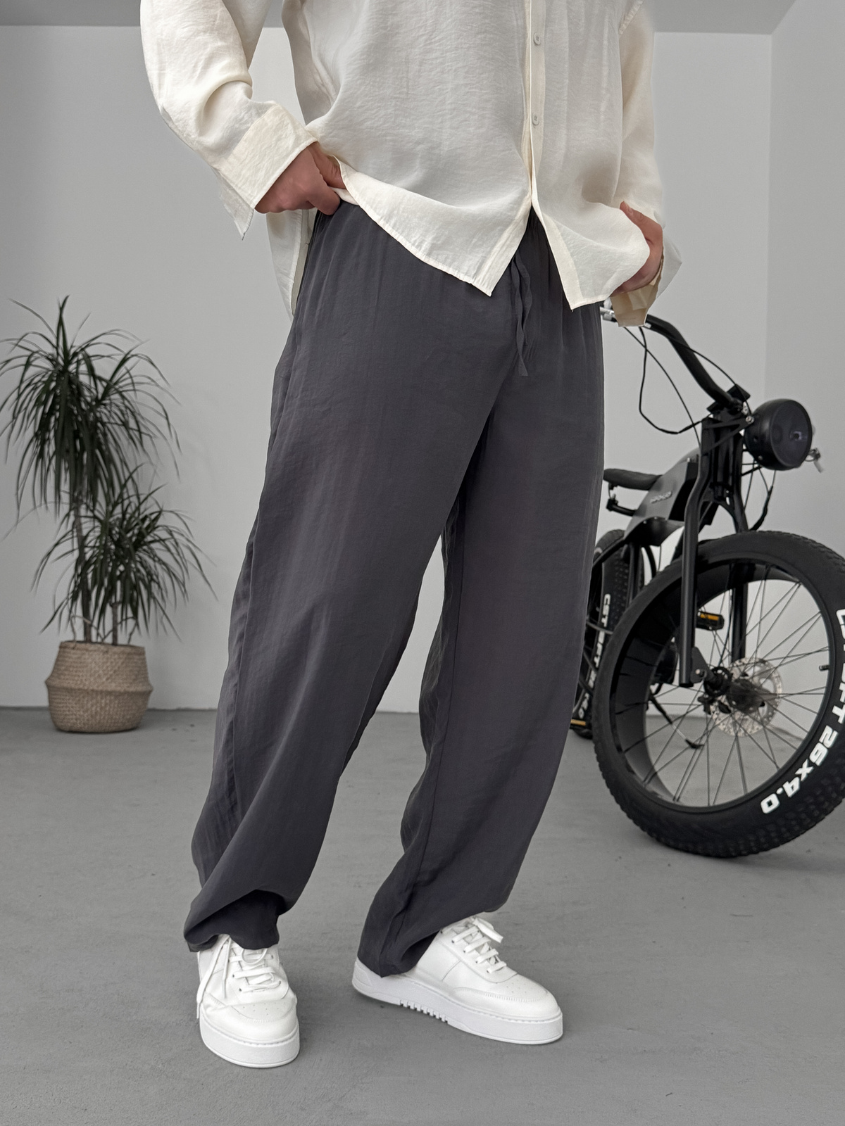 Antrasit Tensel Kumaş Bol Kalıp Pantolon YP-5024