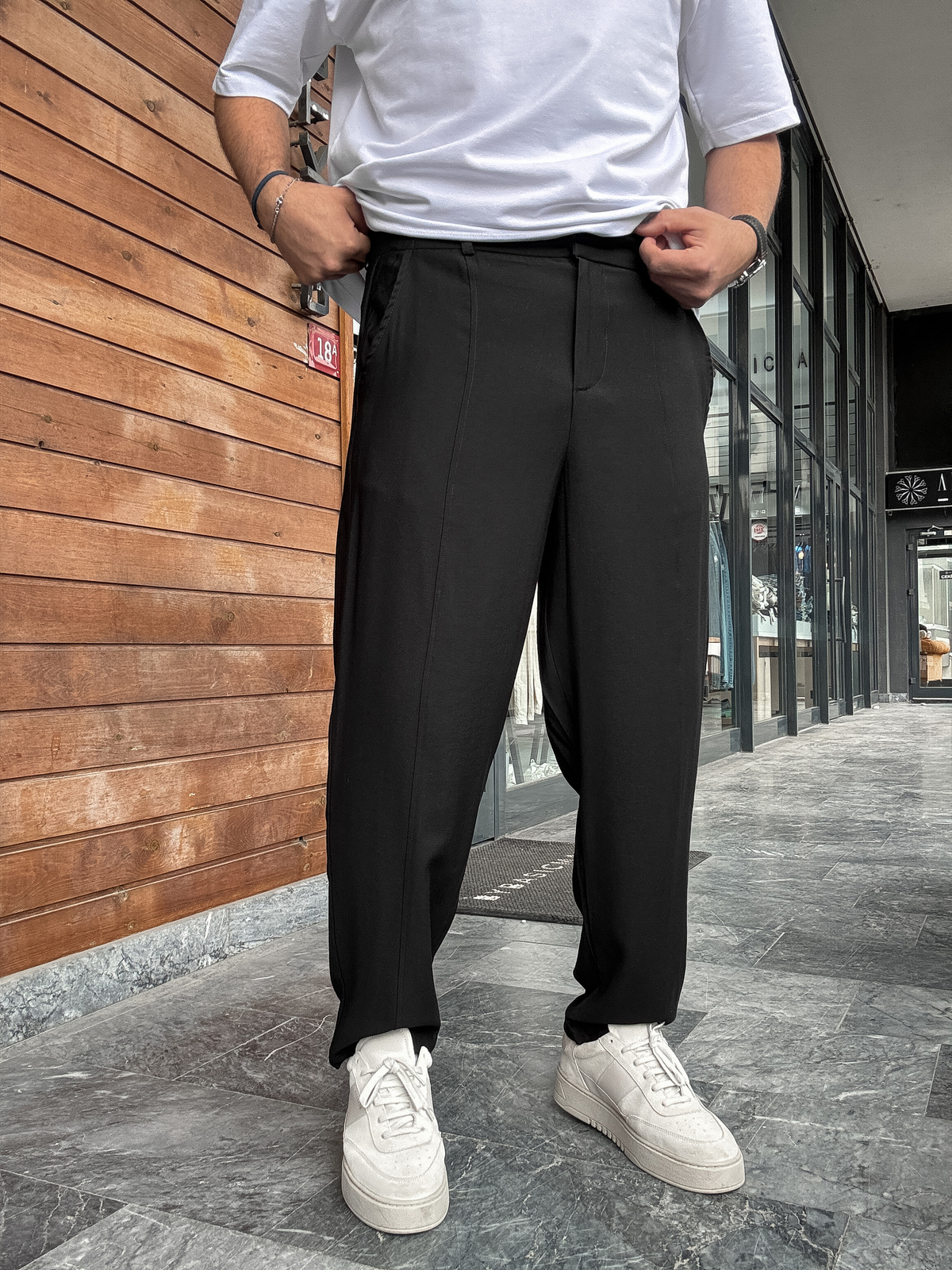 Siyah Önü Dikişli Havuç Kesim Pantolon YP-5023