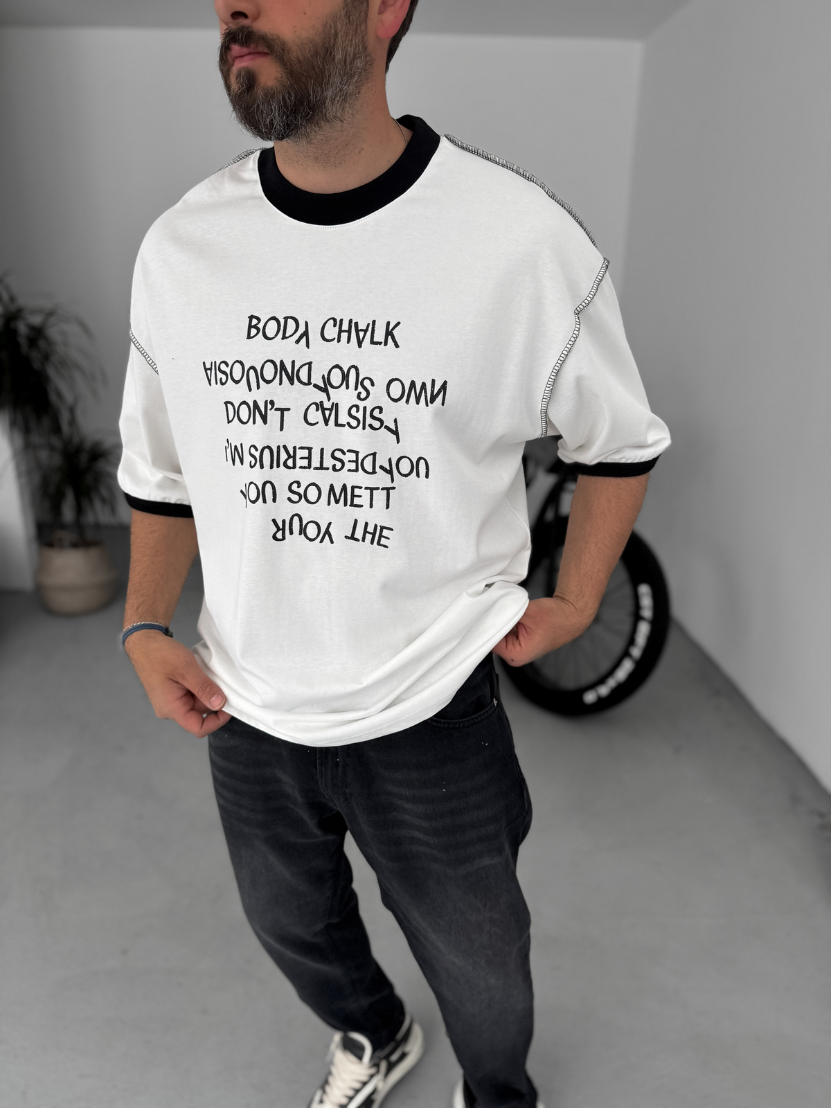 Siyah Reverse Text Baskılı Oversize T-Shirt BS-003