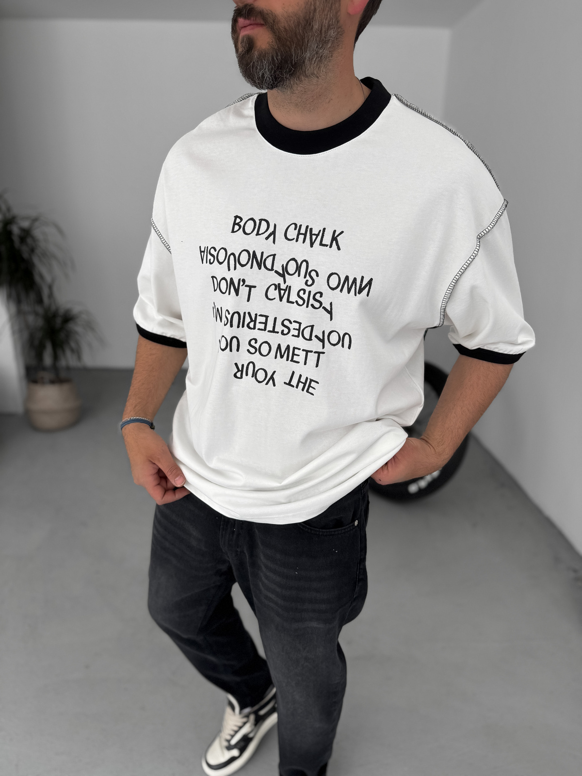 Siyah Reverse Text Baskılı Oversize T-Shirt BS-003