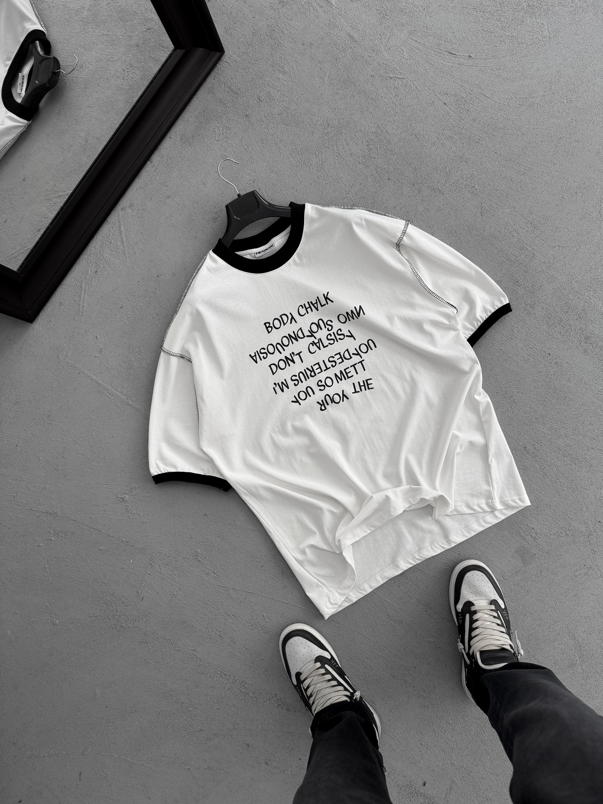 Siyah Reverse Text Baskılı Oversize T-Shirt BS-003