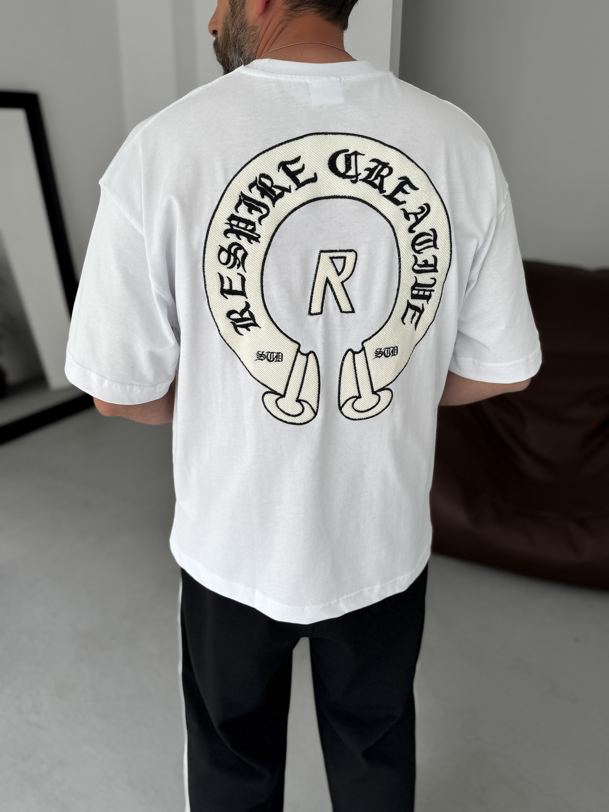 Beyaz Creative Nakışlı Oversize T-Shirt RES-5245